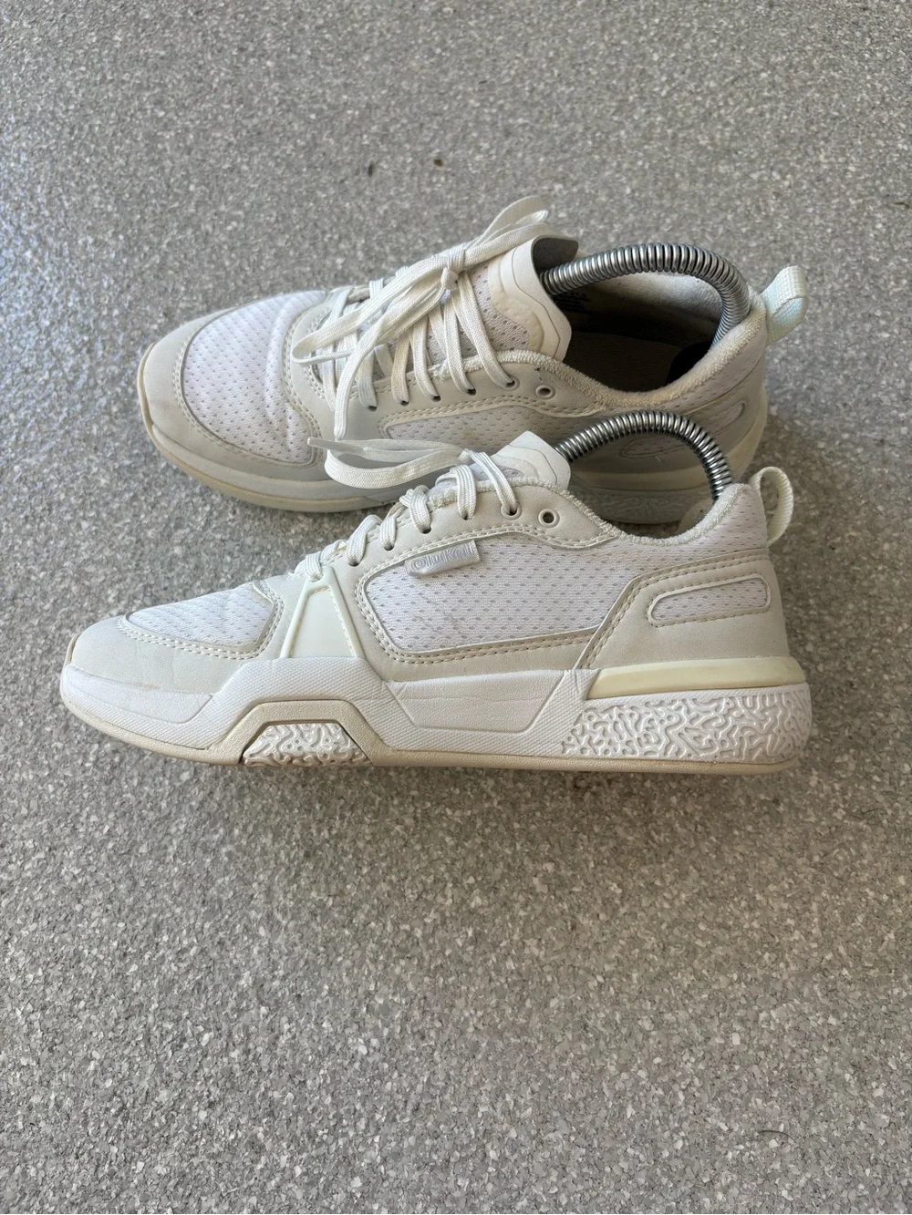 OluKai 'Anau sneakers women’s size 7.5 - Picture 2 of 5